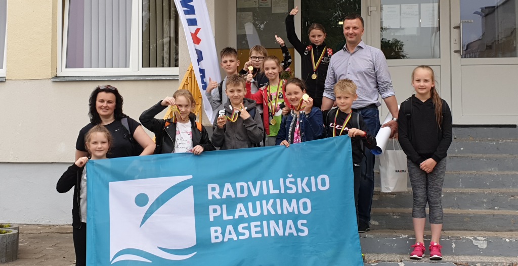 Pirmoji Radviliškio plaukimo baseino jaunųjų plaukikų išvyka